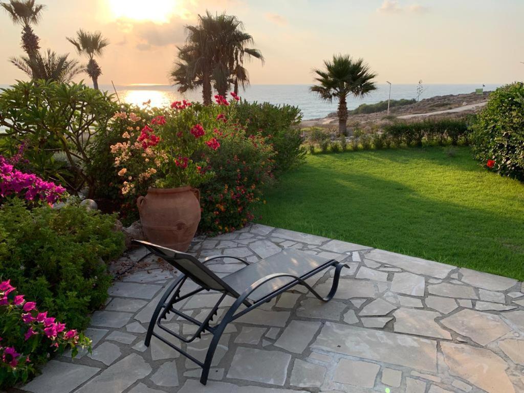 Sea Front Villa Kristina Klorakas Buitenkant foto